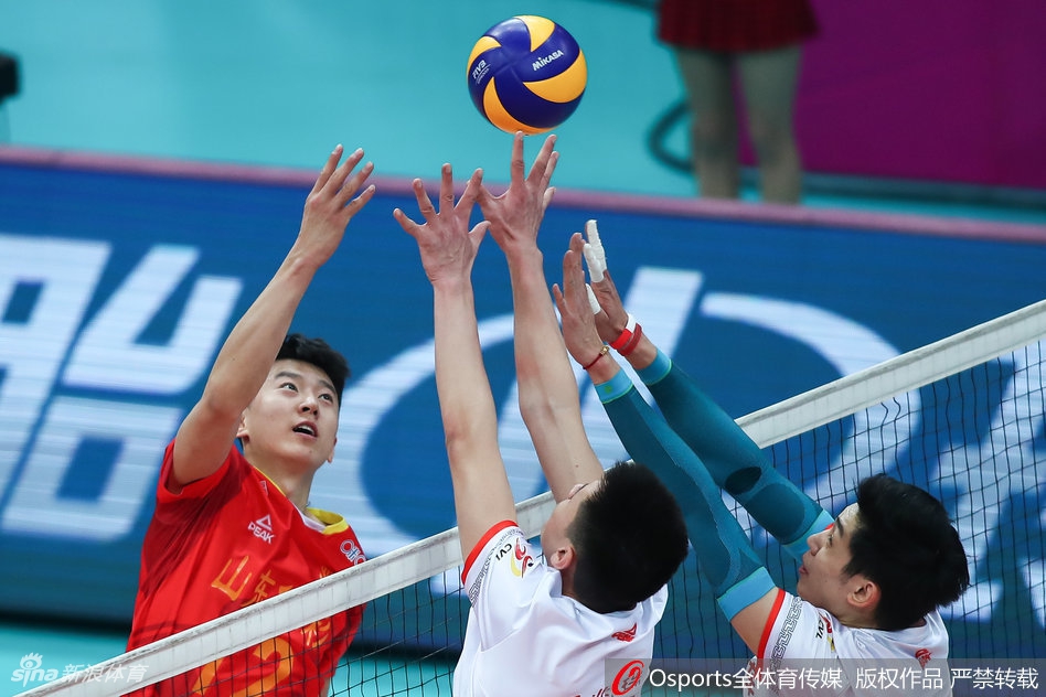 男排联赛半决赛首回合北汽3-0山东