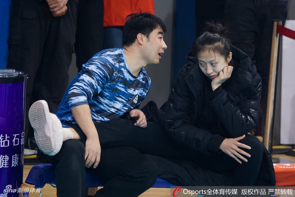 揪心！排超八强战丁霞意外受伤