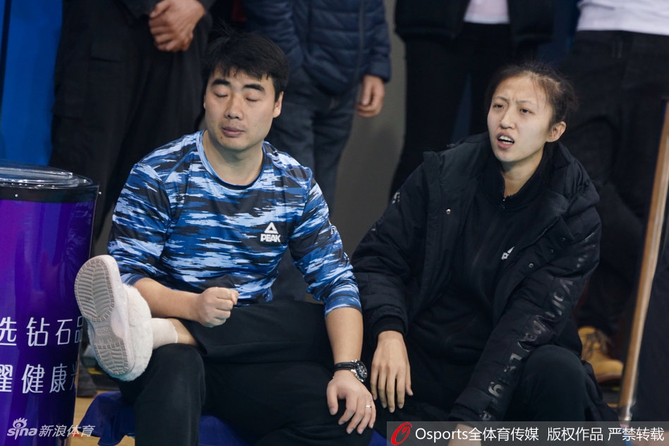 揪心！排超八强战丁霞意外受伤