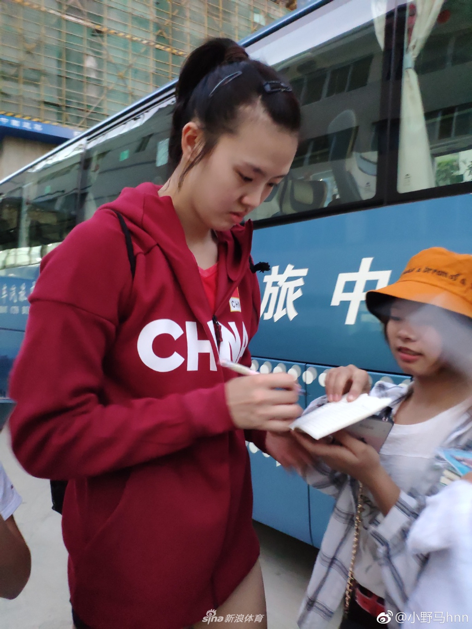 球迷探班中国女排漳州集训