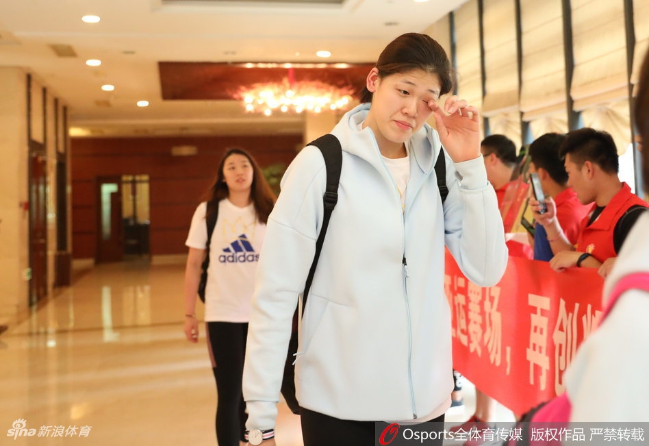 中国女排封闭集训结束返京