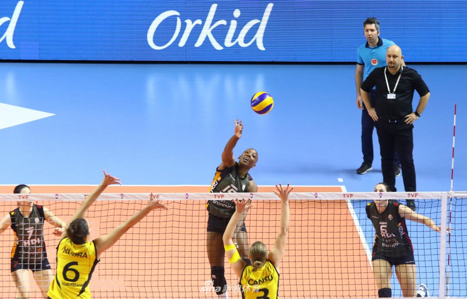 朱婷17分瓦基弗双杀加拉塔萨雷