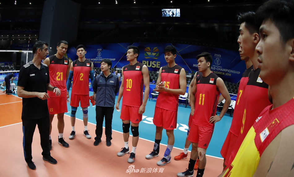 男排世锦赛中国队0-3不敌法国