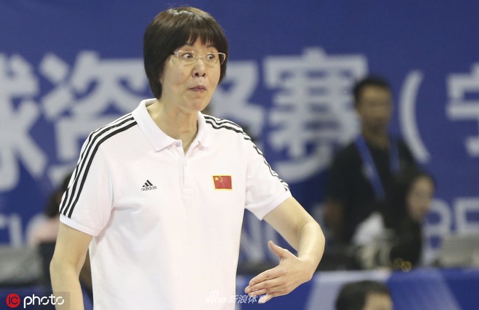 奥运资格赛郎平贡献“表情包”