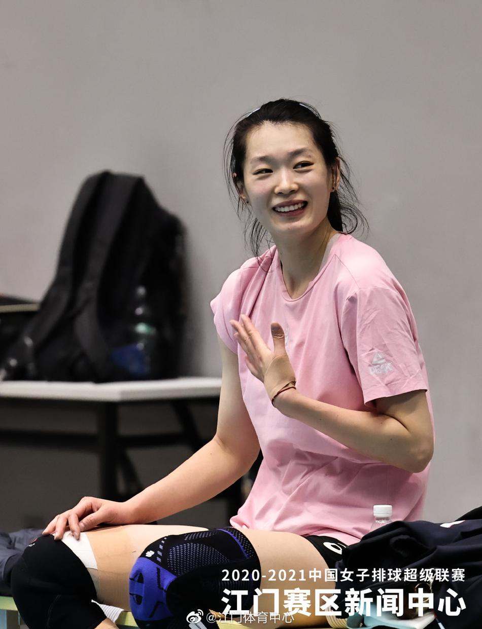 中国女排超级联赛训练日众国手亮相