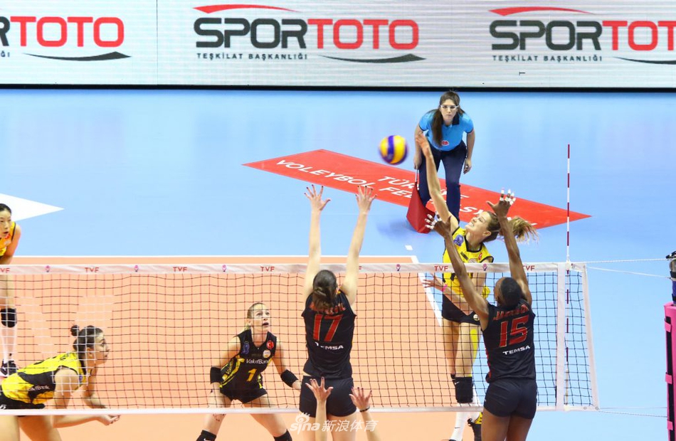 朱婷17分瓦基弗双杀加拉塔萨雷