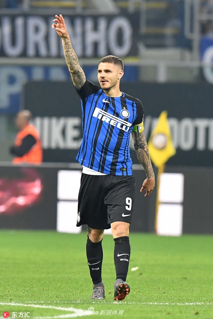 二弟与球迷互动