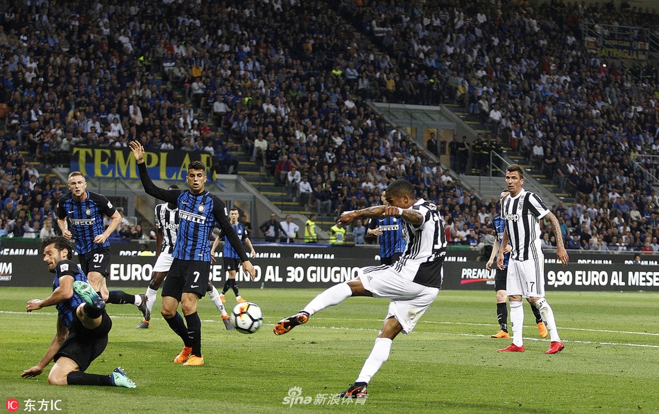 科斯塔抽射破门