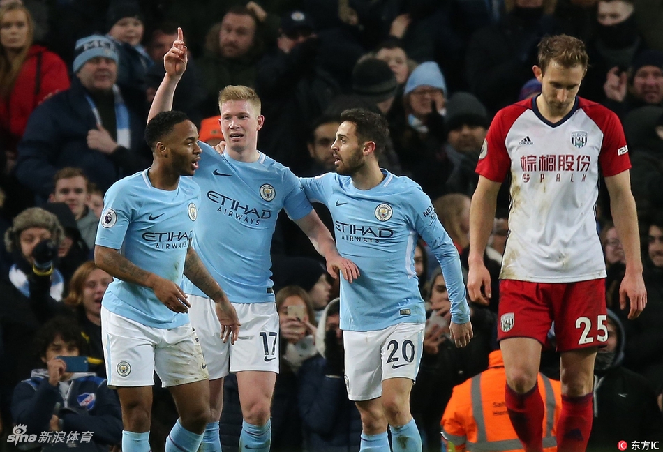 德布劳内庆祝进球