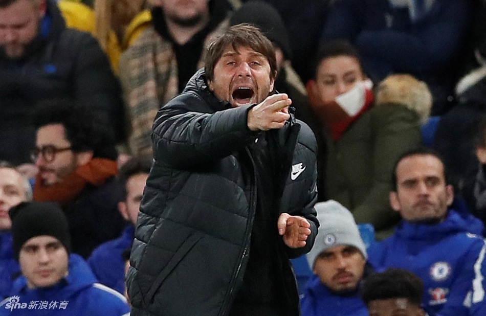 孔蒂场边激情呐喊指挥