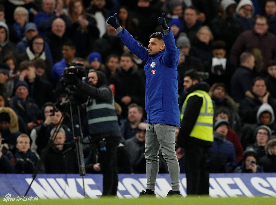 埃莫森主场亮相