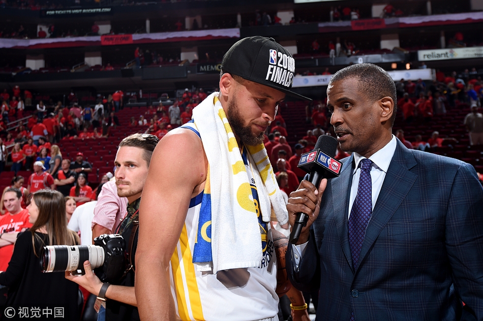 库里赛后接受采访