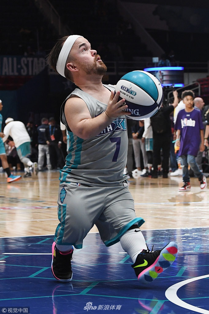 身高1米32与雷阿伦同场竞技!这威廉姆斯真的不简单