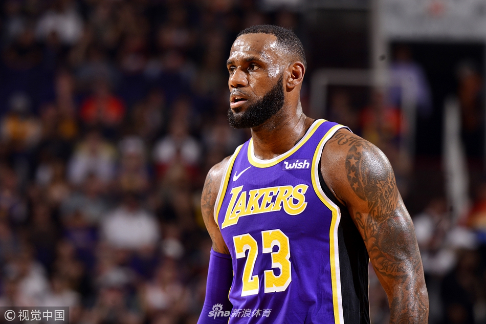 詹姆斯拿下19分