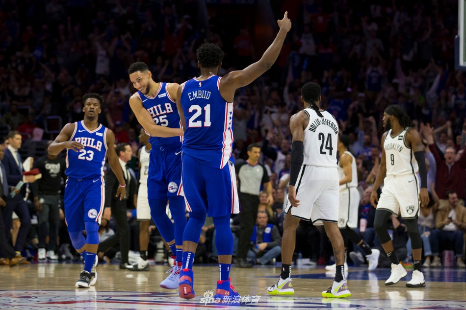 76人庆祝胜利