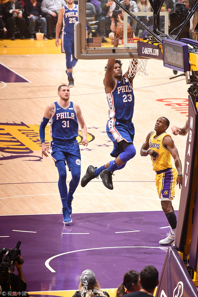 巴特勒快攻扣篮