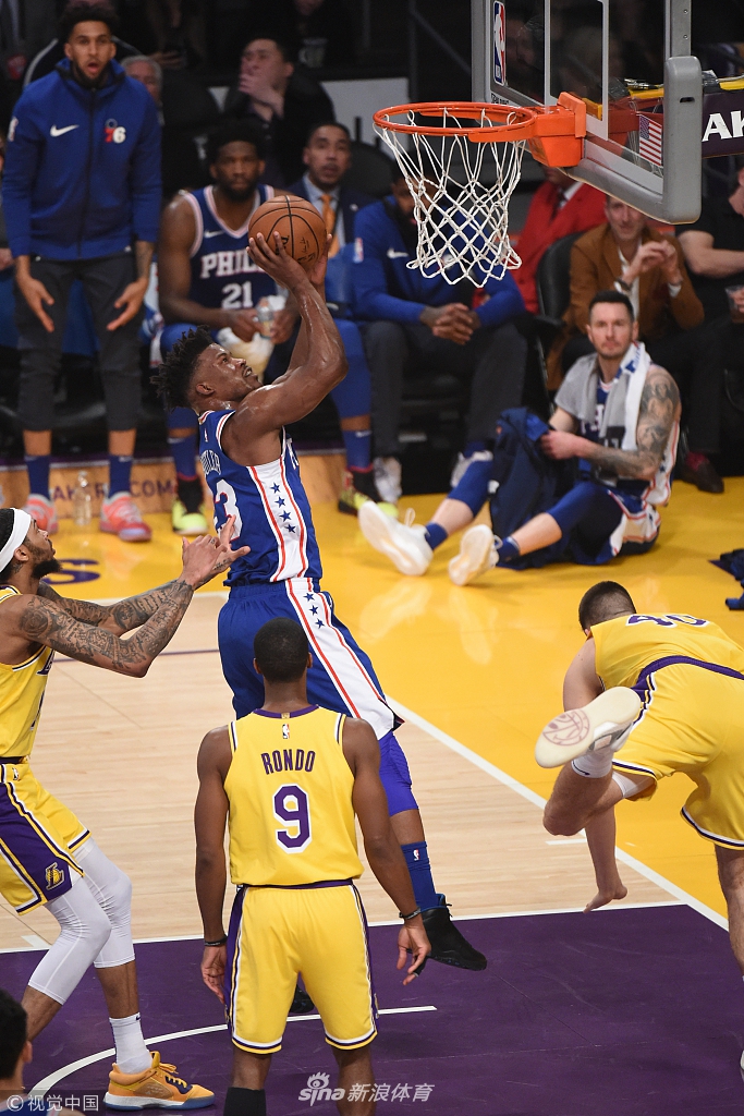 巴特勒攻击篮筐