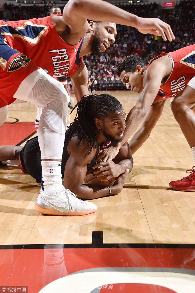 法里埃德倒地护球