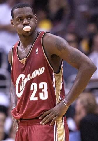 詹姆斯吃泡泡糖