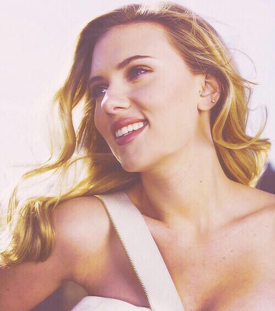 迷得杜兰特想喝她洗澡水！复联4来袭带你重温寡姐的性感美丽