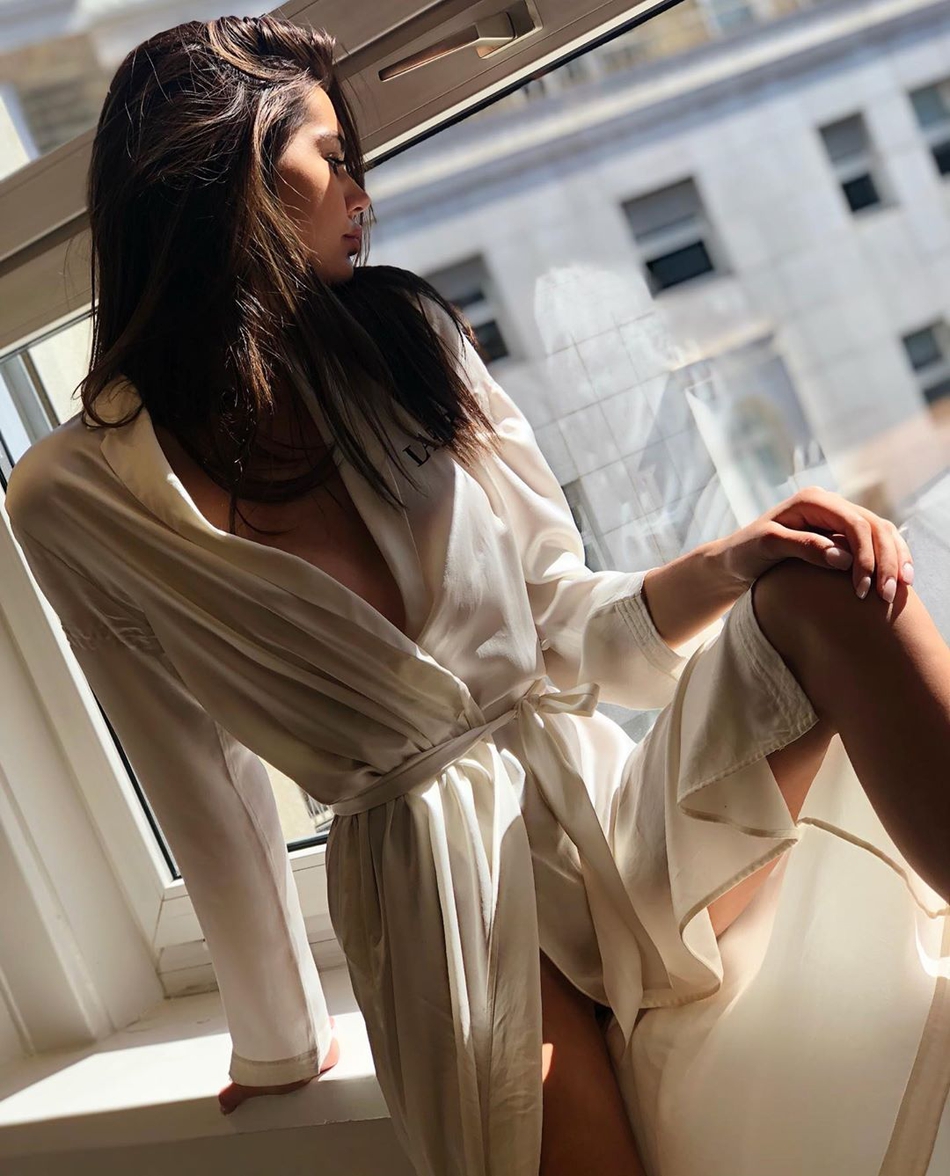 堪称加强版詹娜的嫩模!酥胸细腰大长腿,勇士新秀为她着迷