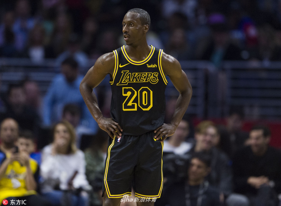 黑色：4月11日，以115-100战胜快船