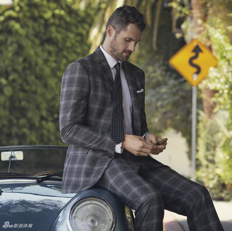 1/ 14骑士大将凯文-勒夫自从减重后就一跃成为了一位颜值巅峰的美男子