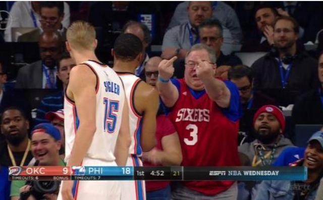 威少对喷76人球迷