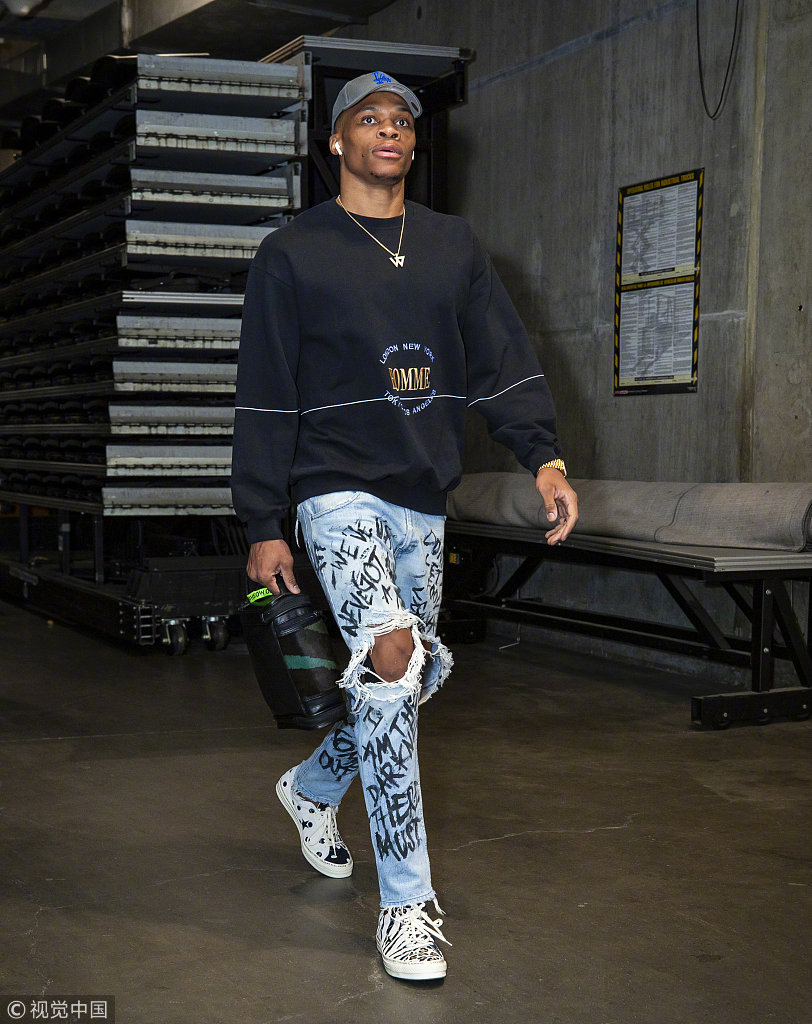 NBA第一潮男！威少近期的潮流穿搭风格多变