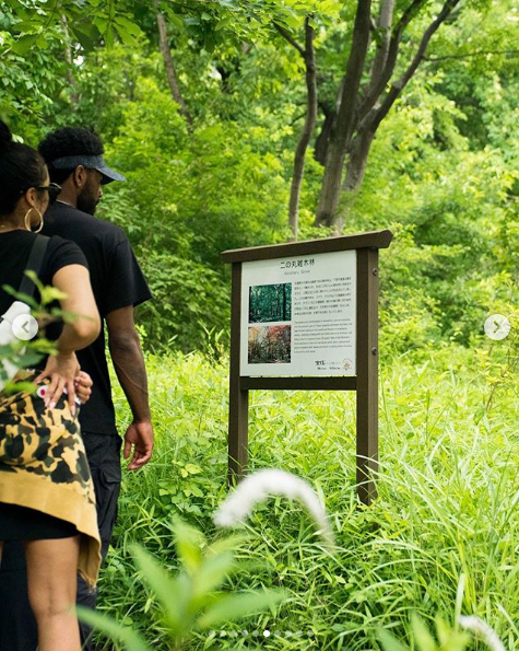 欧文与女友外出秀恩爱！去XX的自由市场，先不想这个了