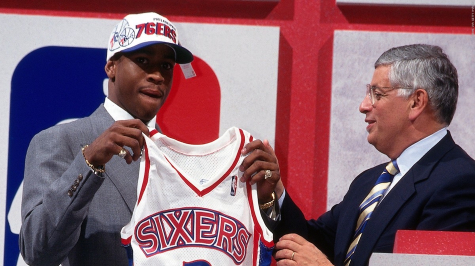 历史上的今天：96届和03届两代传奇新秀进入NBA