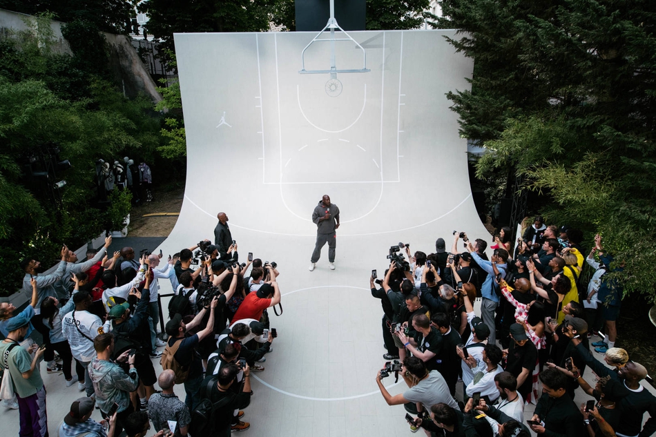 飞人乔丹和旗下成员现身巴黎