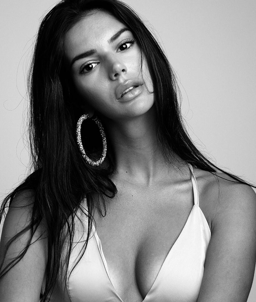 堪称加强版詹娜的嫩模!酥胸细腰大长腿,勇士新秀为她着迷