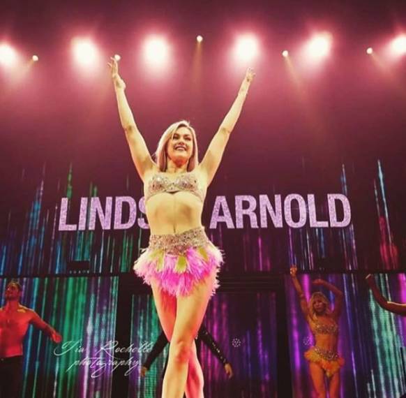 71岁天勾与24岁美女共舞！这画面真心太美