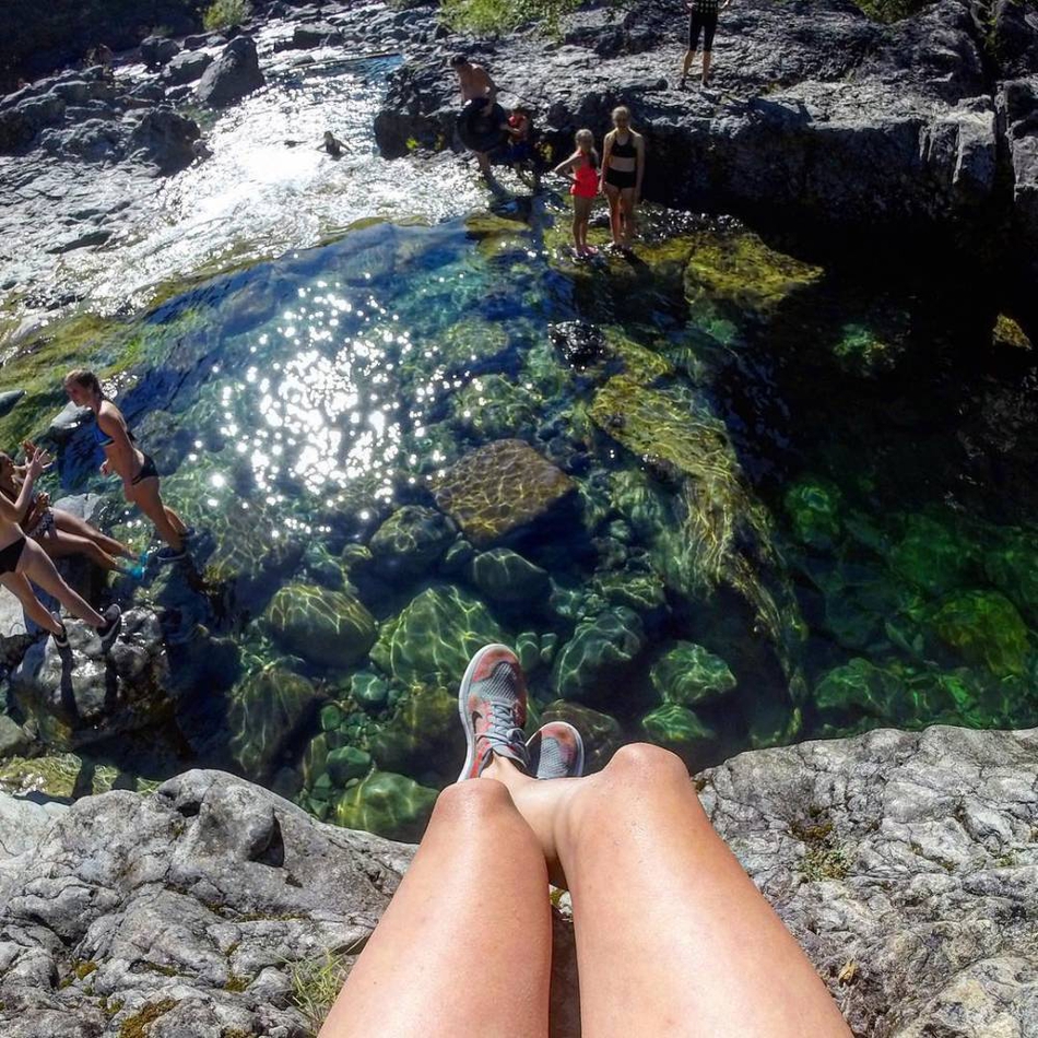 看惯卡戴珊今天来换换口！库里两个性冷淡风格的甜蜜小迷妹