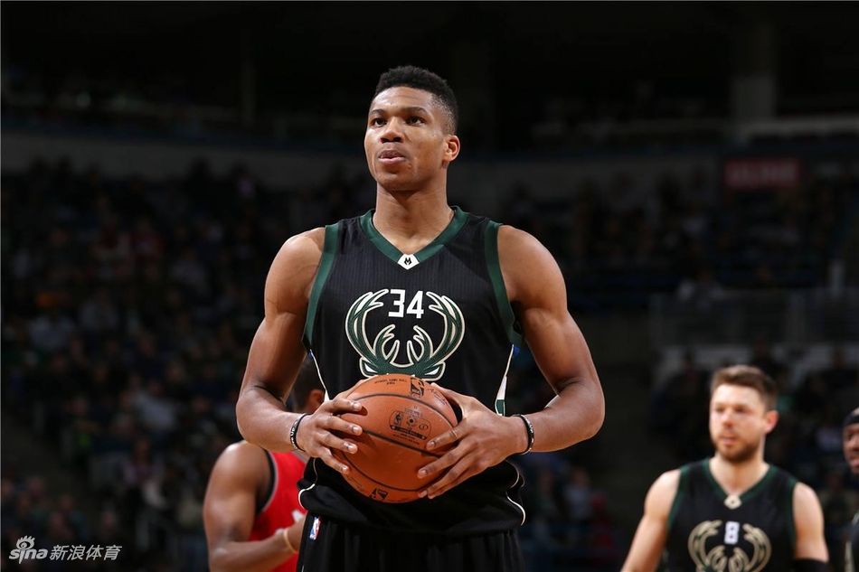 No.4 吉安尼斯-安特托孔波