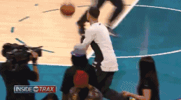 库里:不装了,我是扣将我摊牌了!请叫我金州拉文