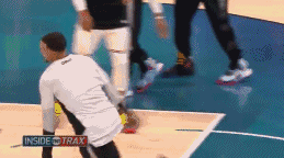 库里:不装了,我是扣将我摊牌了!请叫我金州拉文