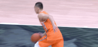 扣篮大赛预赛全记录：两个满分三个满分动作