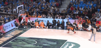 扣篮大赛预赛全记录：两个满分三个满分动作