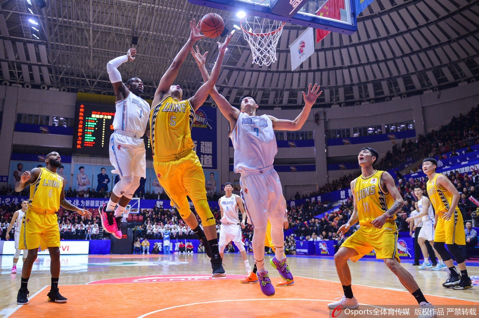 CBA第3轮:新疆115-110广厦