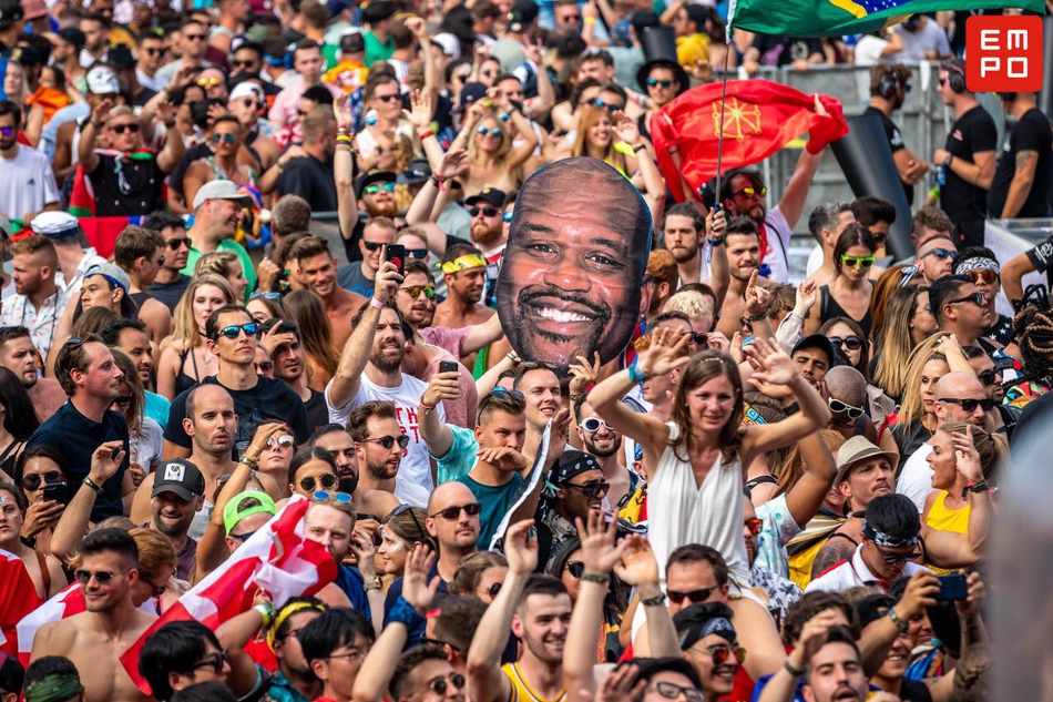 奥尼尔在明日世界音乐节上彻底玩嗨了！他一直是这方面的天才