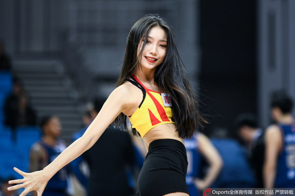 7日拉拉队精选:新疆福建篮球宝贝对决