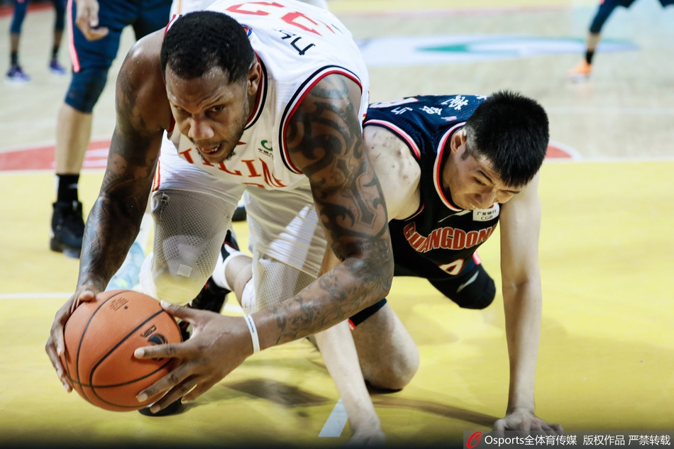 CBA第4轮:吉林120-115广东
