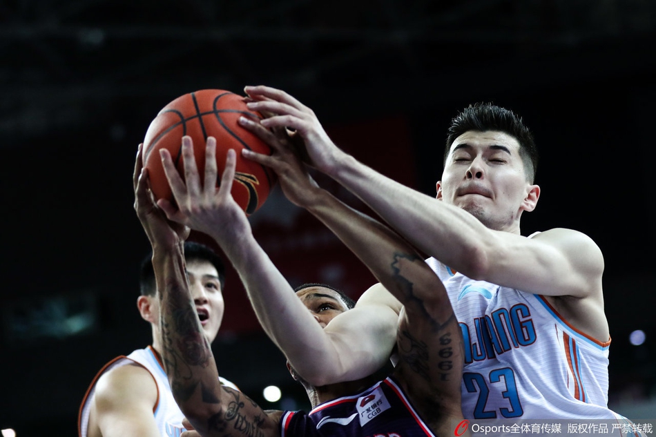 CBA第8轮:广州105-137新疆