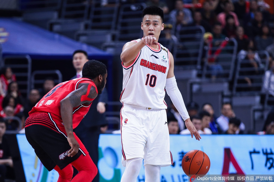 CBA第23轮：广东132-104深圳