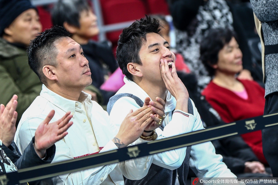 演员王大陆现场观战北京vs天津