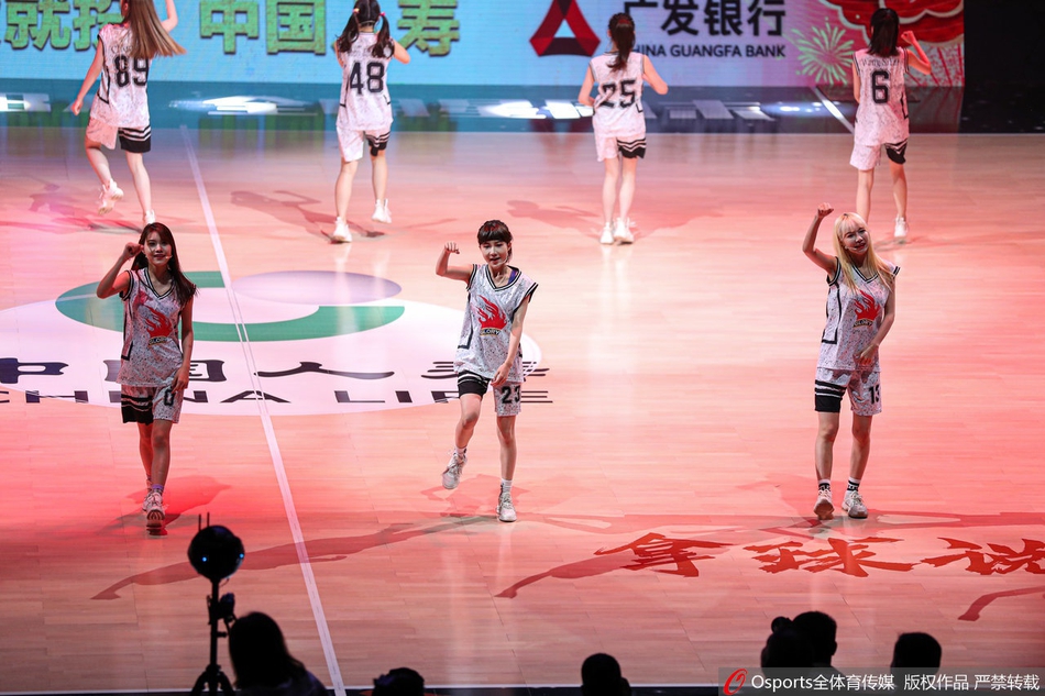 CBA星锐队vs中国大学生篮球战队 GNZ48女团暖场表演