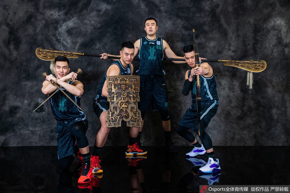 CBA全明星官方合影！众人在广州封神