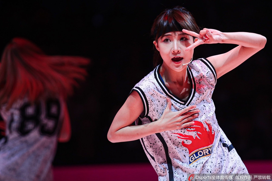 CBA星锐队vs中国大学生篮球战队 GNZ48女团暖场表演